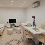 Doli 公寓