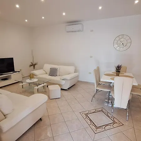 Doli Apartament Nedeščina